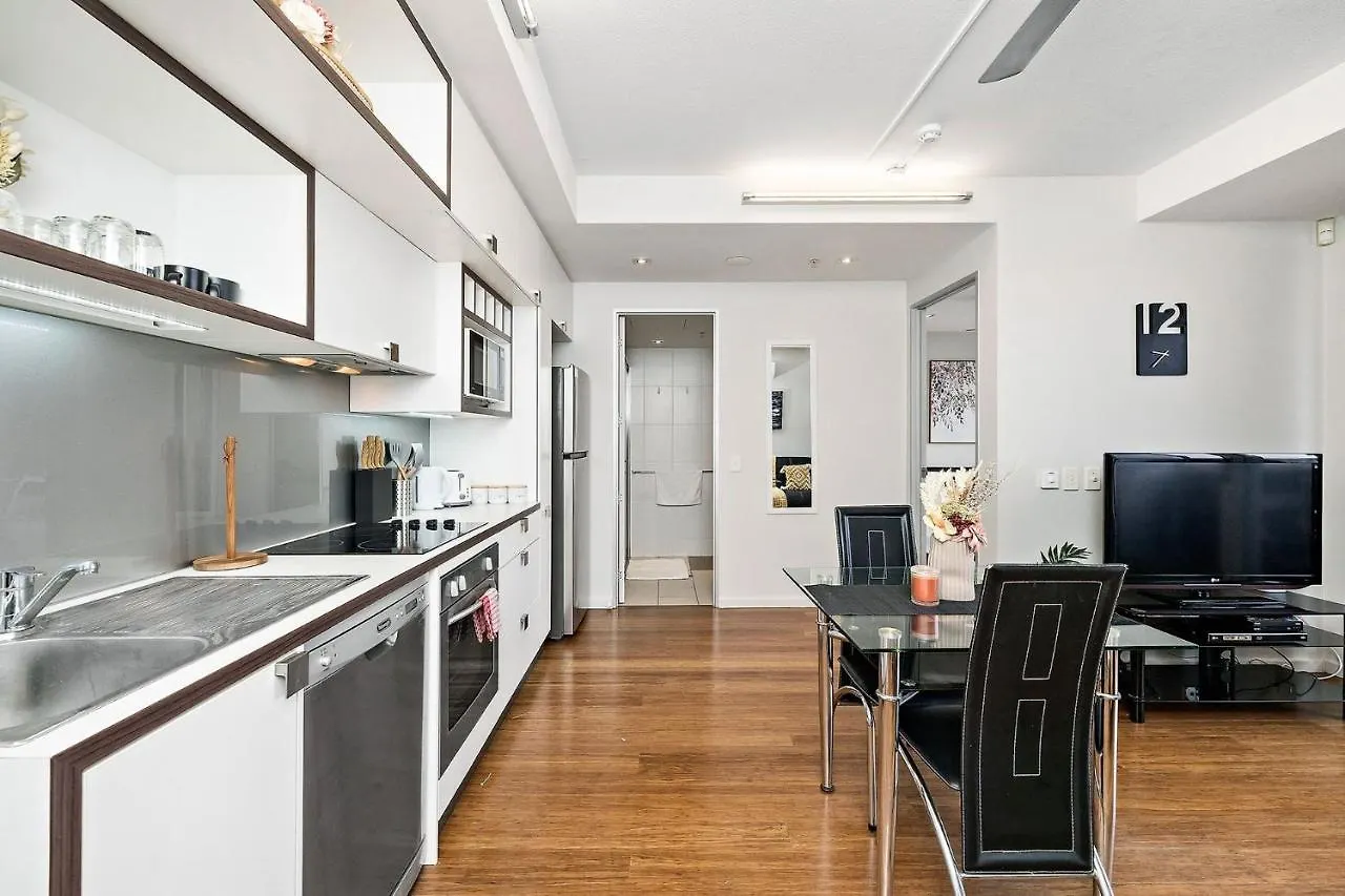 Tulip - The Urban Elegance Apartment Adelaide Australia