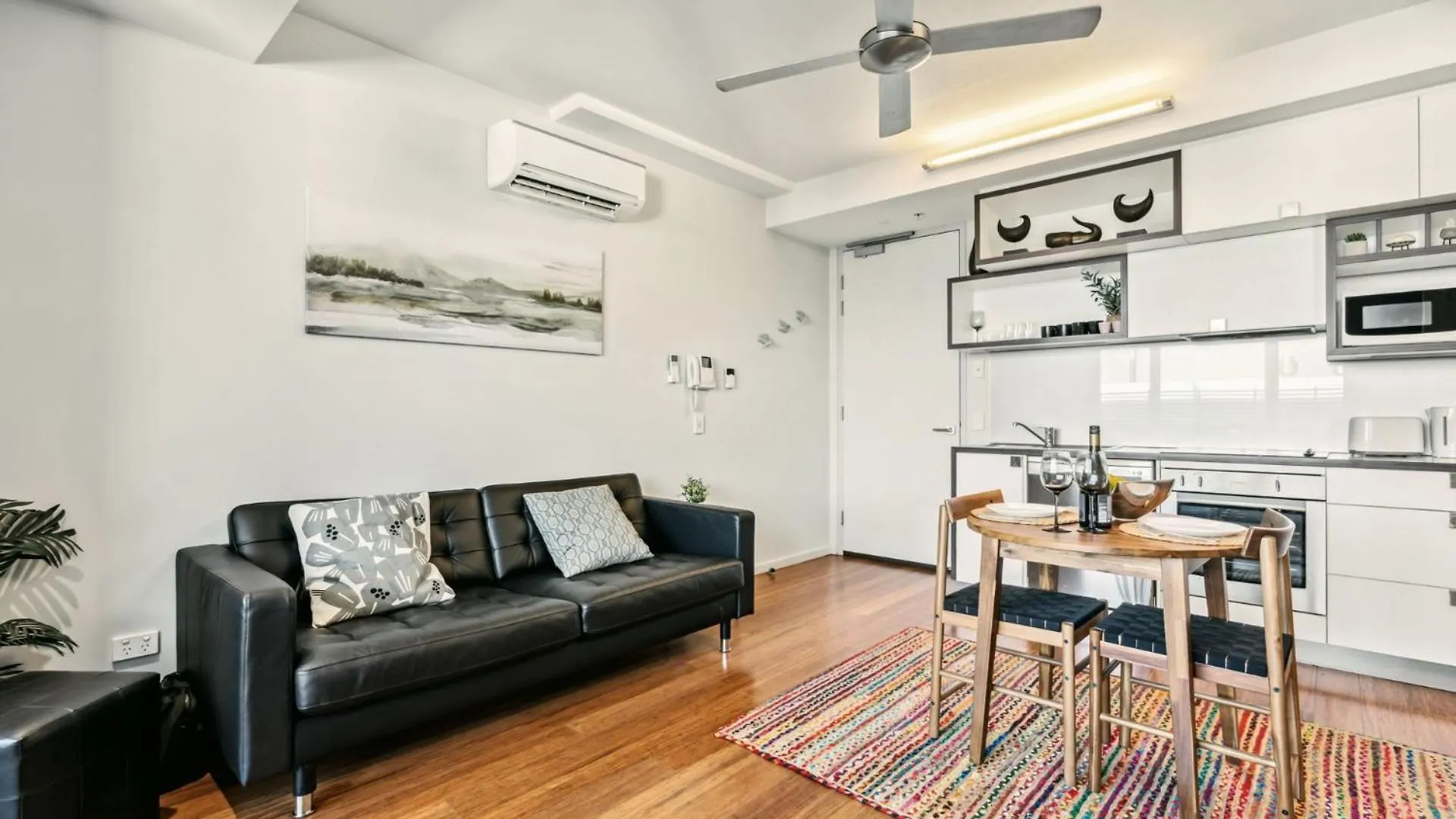 Tulip - The Urban Elegance Apartment Adelaide Australia