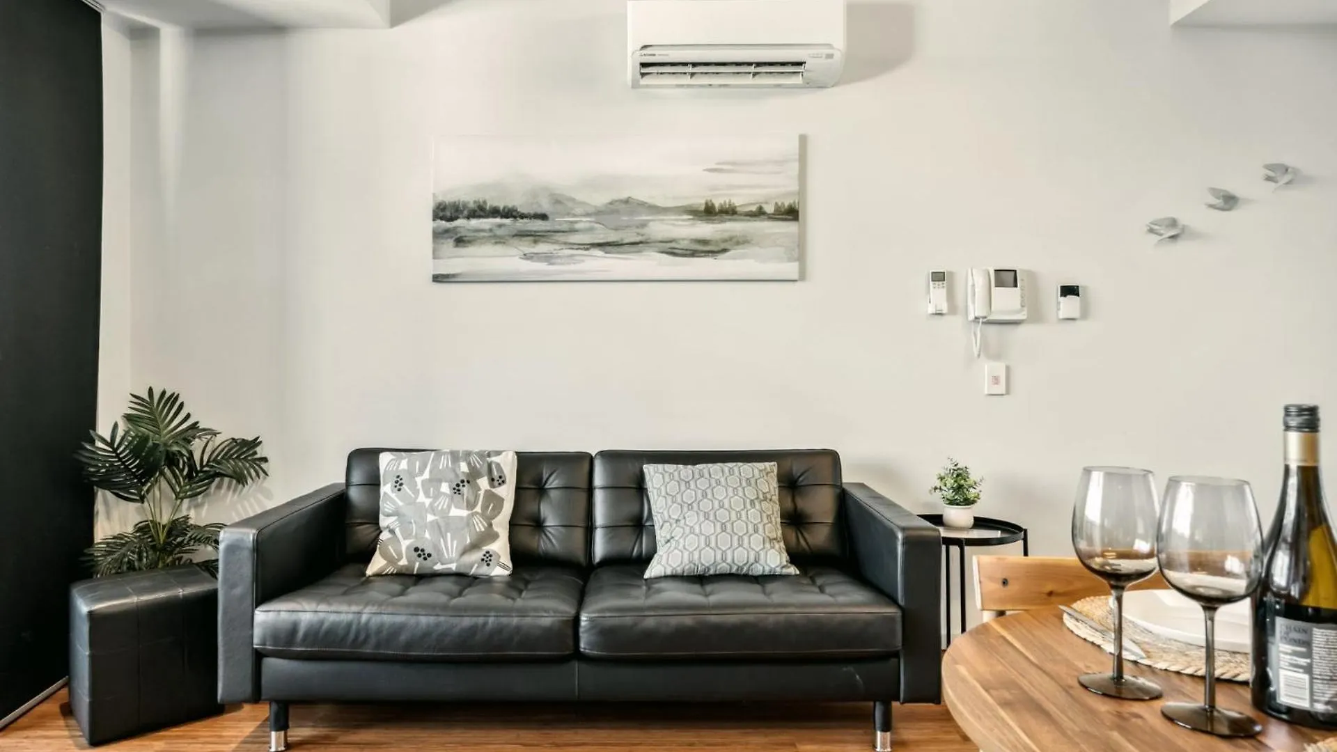Tulip - The Urban Elegance Apartment Adelaide